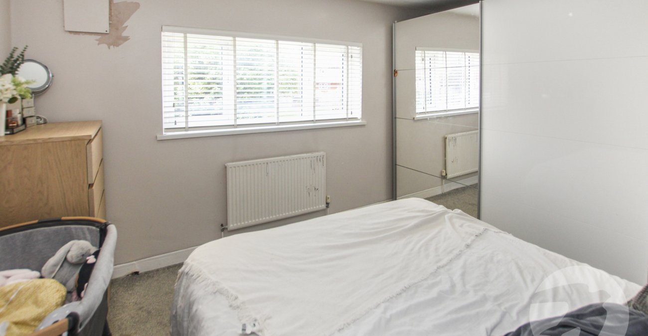 2 bedroom house for sale in London | Robinson Jackson