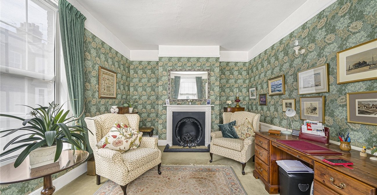6 bedroom house for sale in Dartford | Robinson Jackson