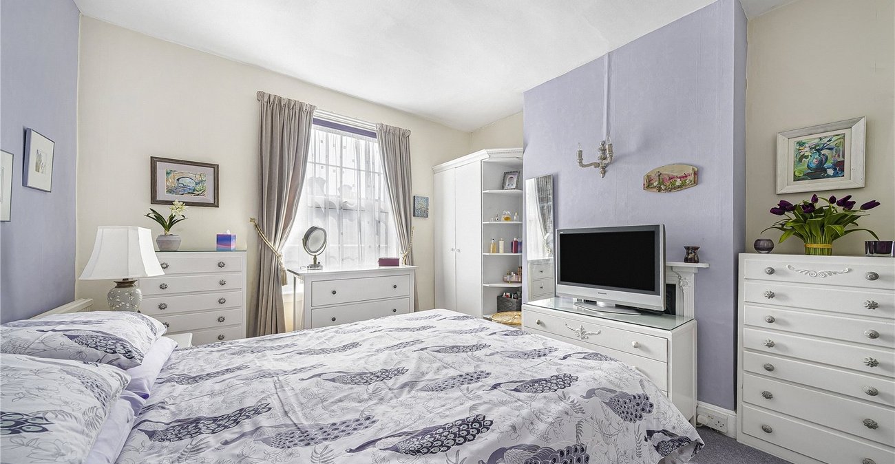 6 bedroom house for sale in Dartford | Robinson Jackson