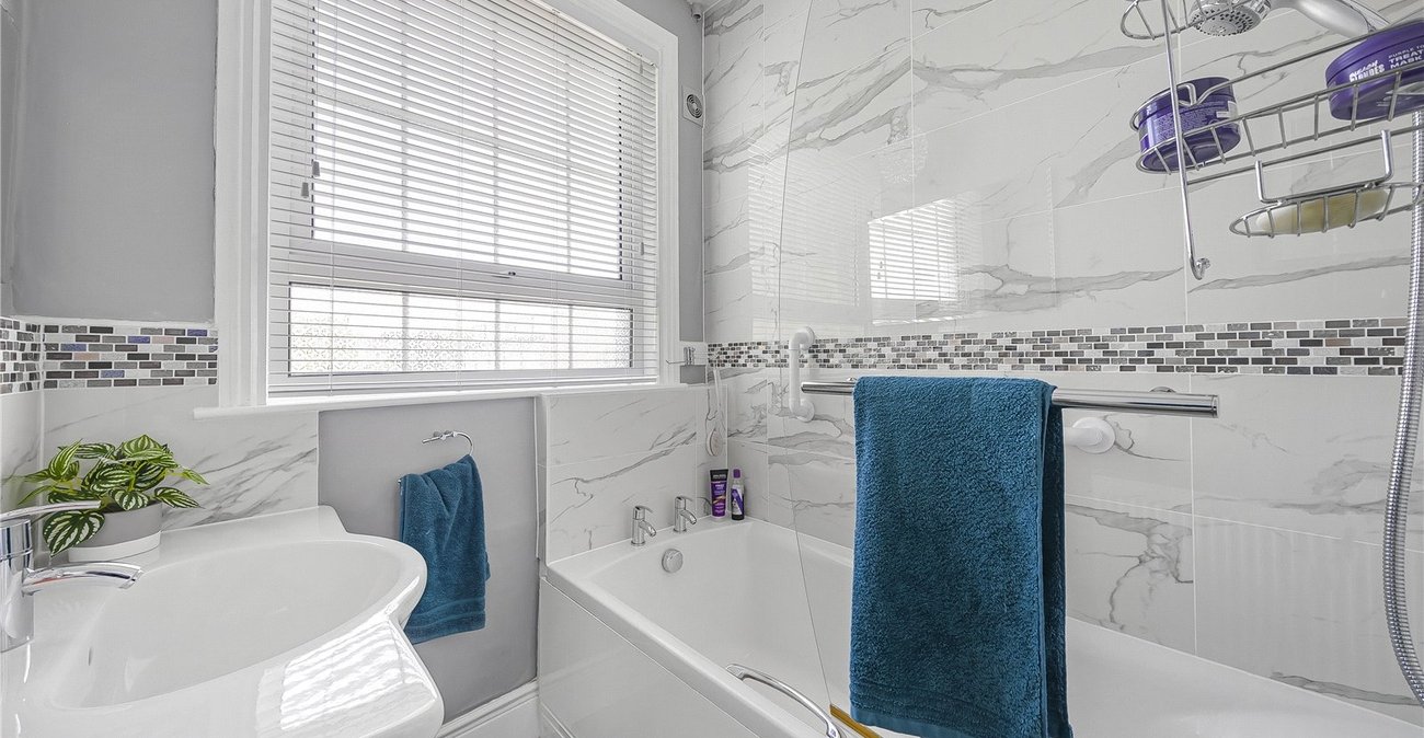 6 bedroom house for sale in Dartford | Robinson Jackson