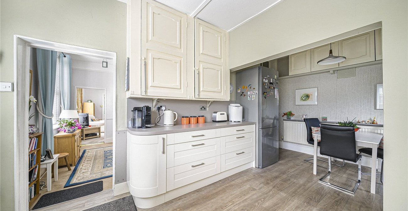 6 bedroom house for sale in Dartford | Robinson Jackson