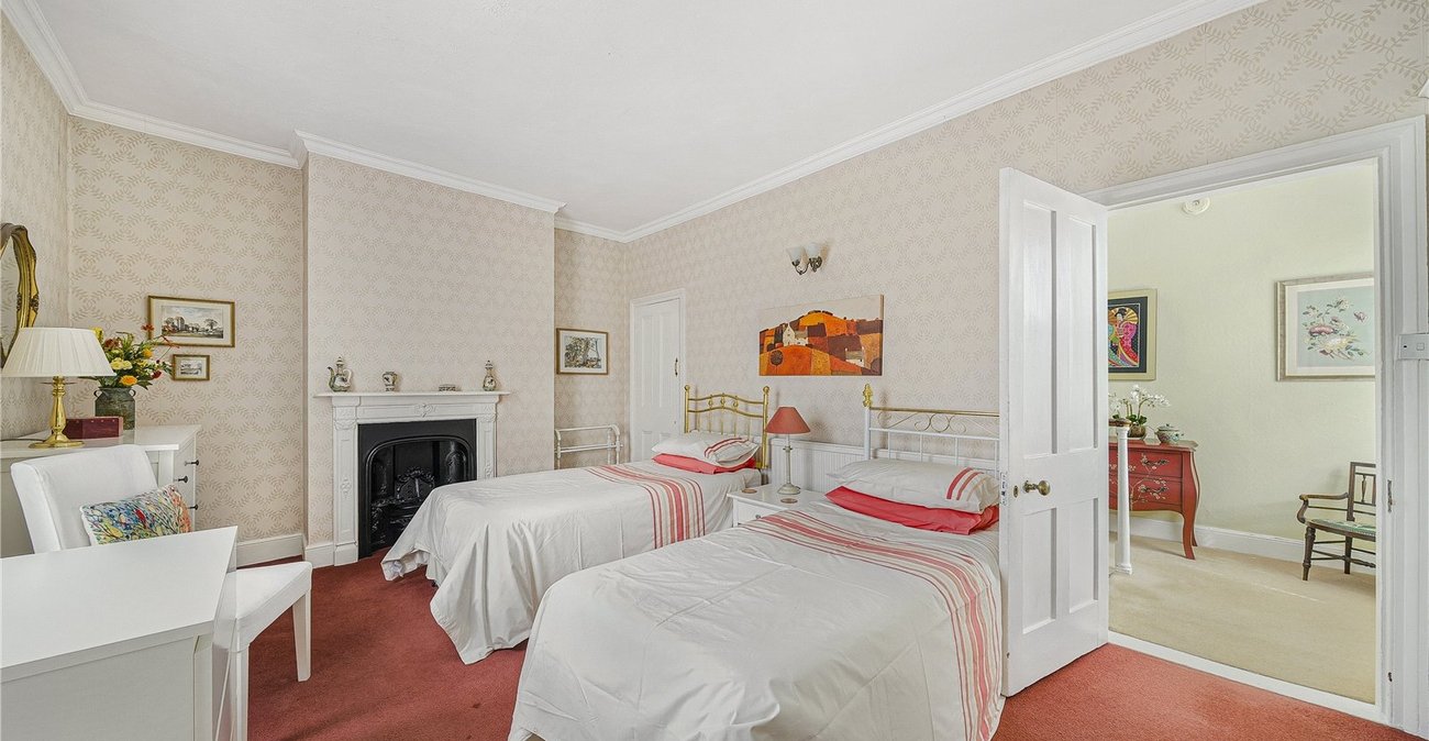 6 bedroom house for sale in Dartford | Robinson Jackson