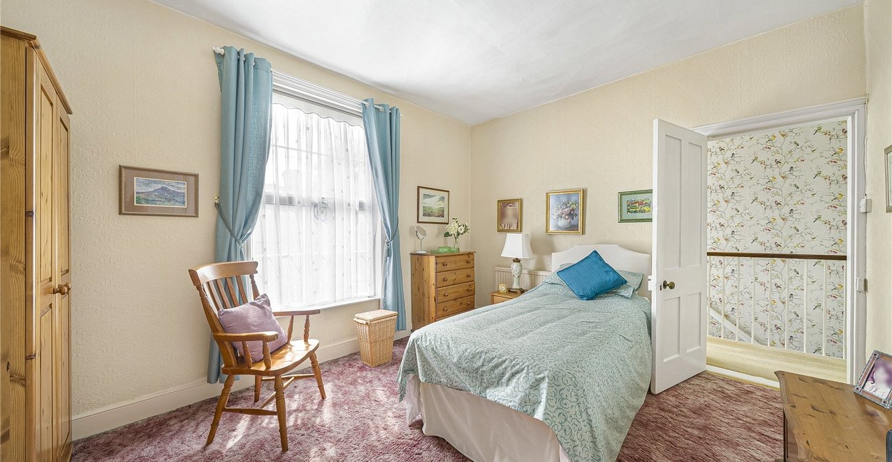 6 bedroom house for sale in Dartford | Robinson Jackson