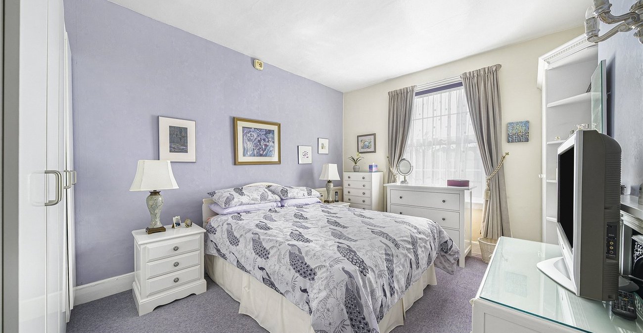 6 bedroom house for sale in Dartford | Robinson Jackson