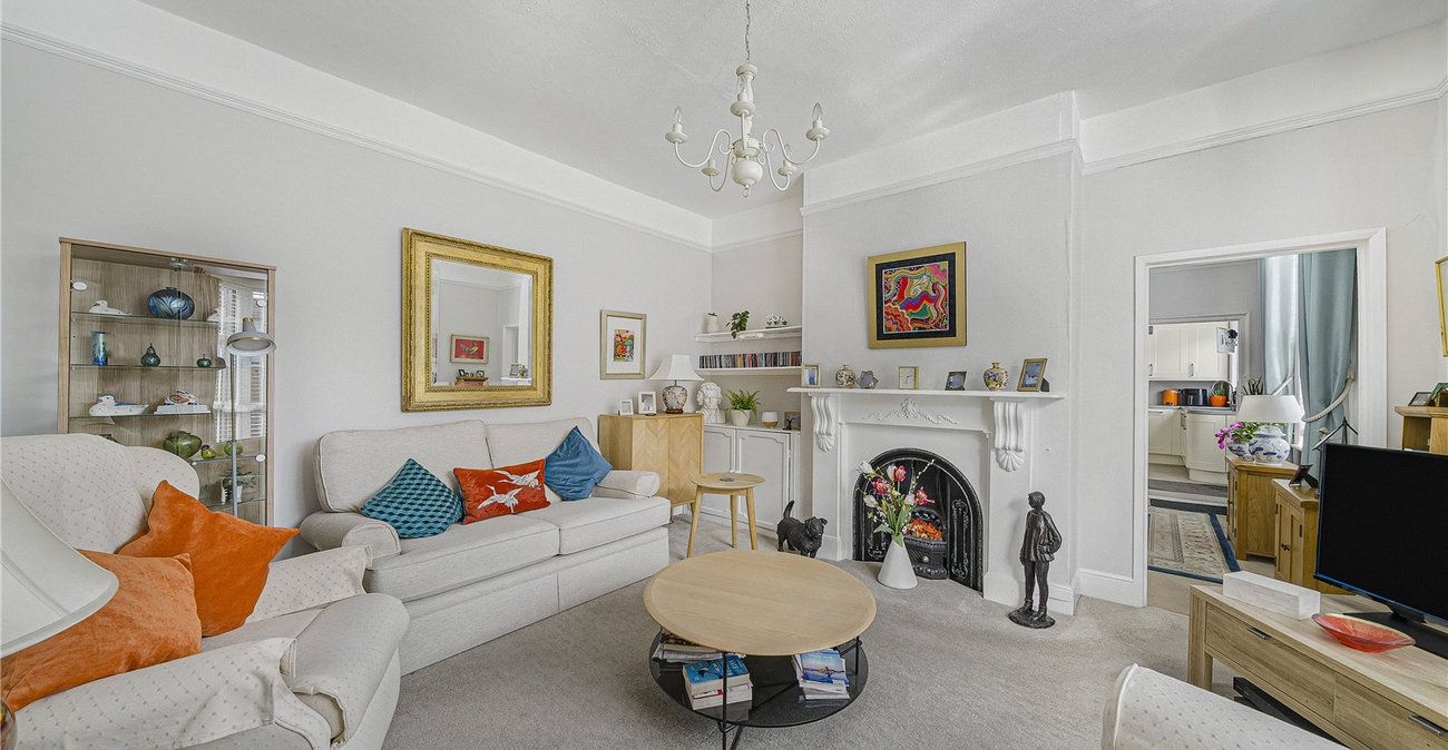 6 bedroom house for sale in Dartford | Robinson Jackson