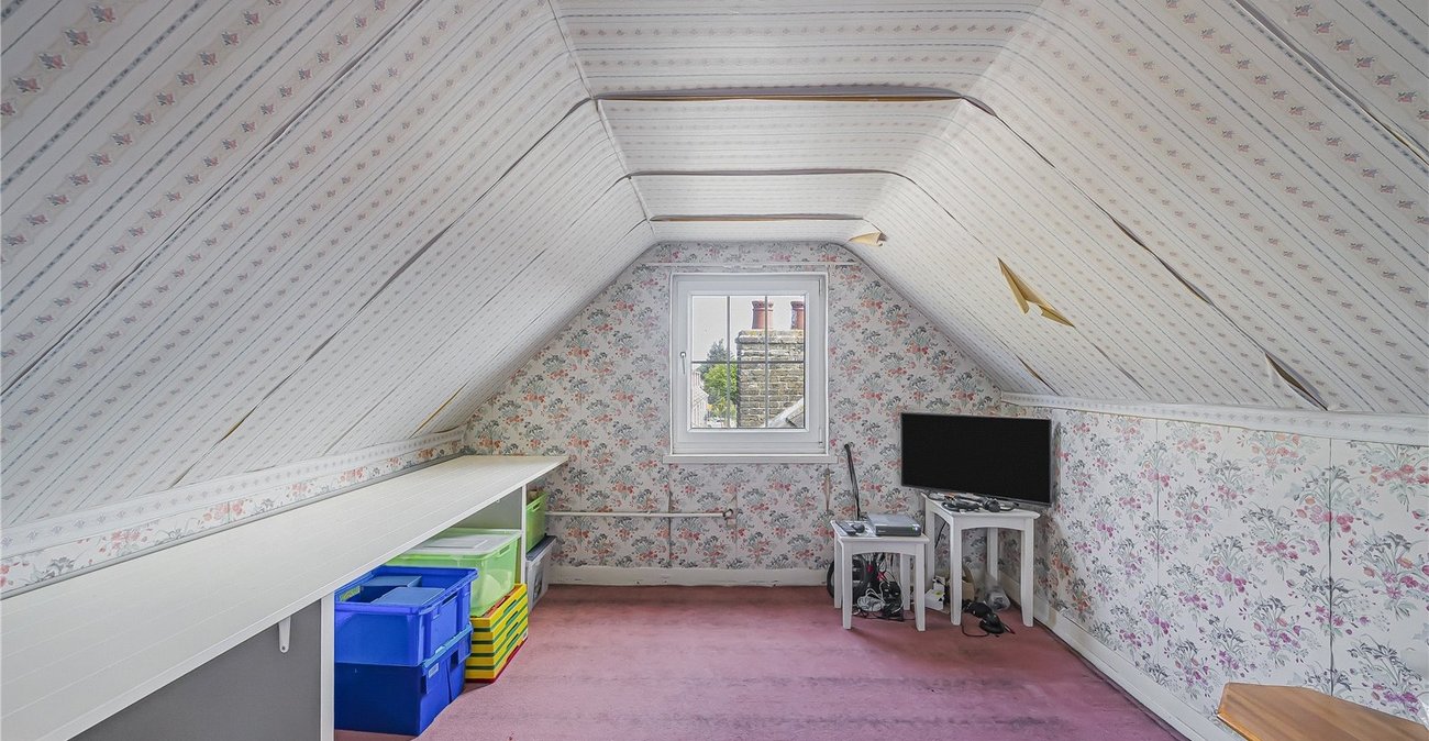6 bedroom house for sale in Dartford | Robinson Jackson