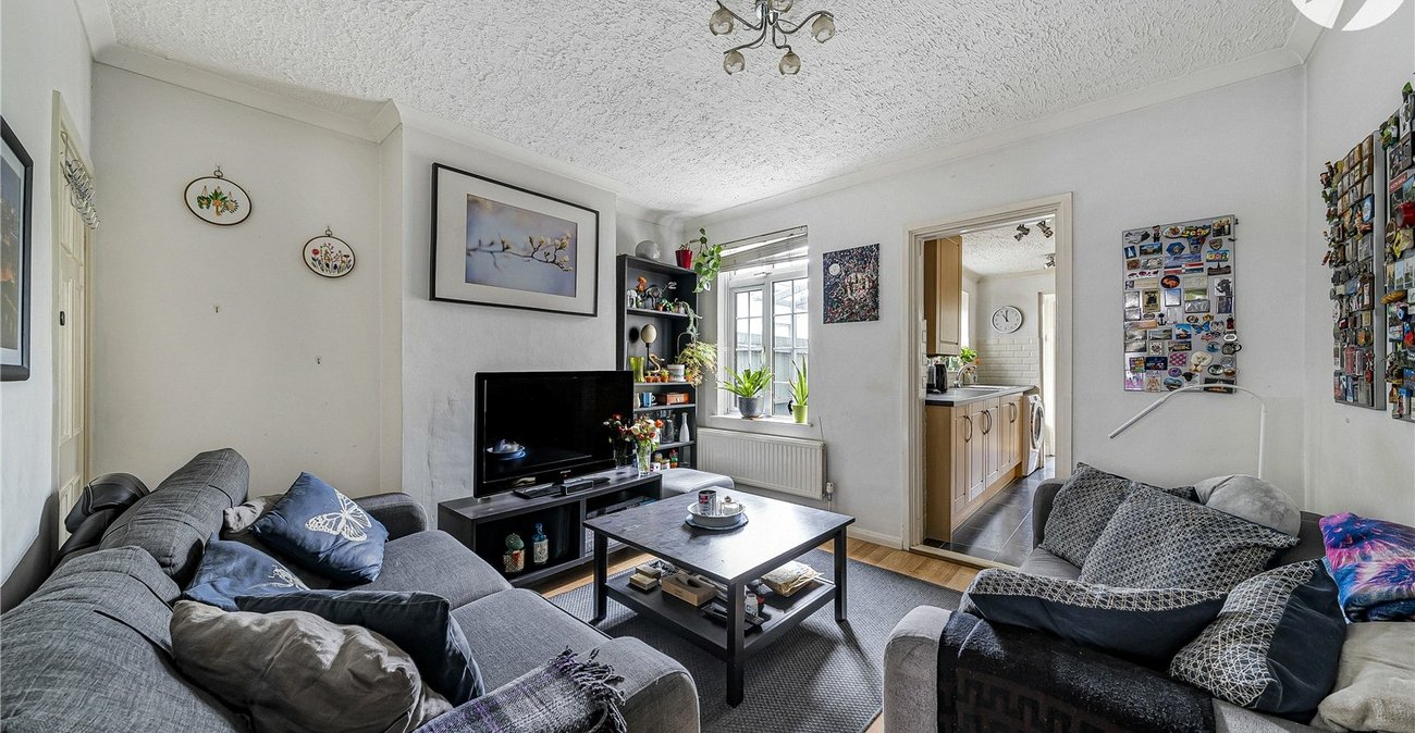 2 bedroom house for sale in Dartford | Robinson Jackson