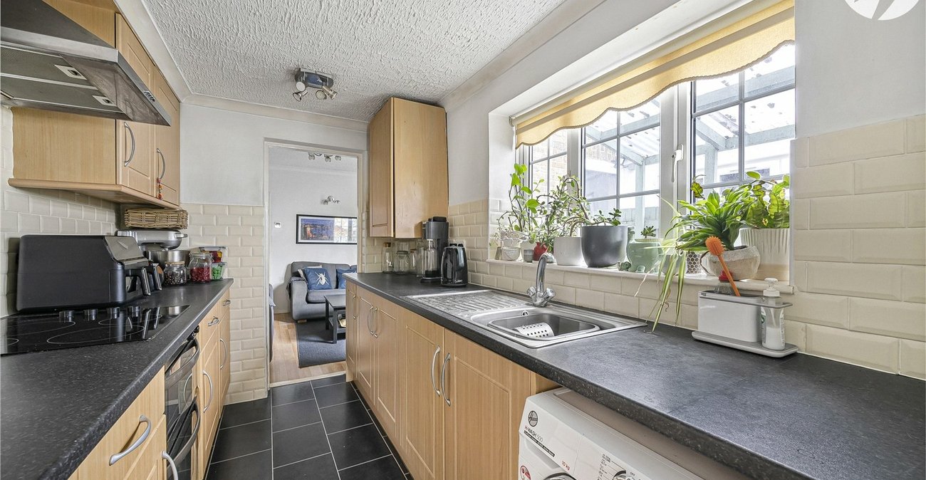 2 bedroom house for sale in Dartford | Robinson Jackson