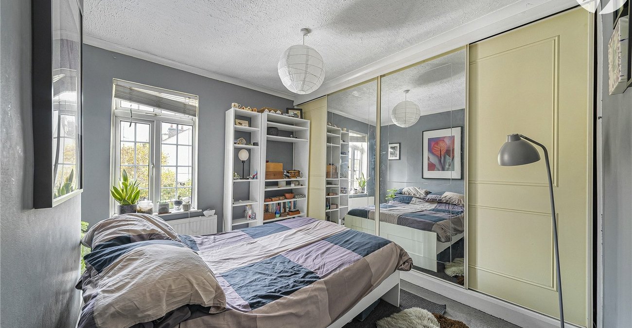 2 bedroom house for sale in Dartford | Robinson Jackson