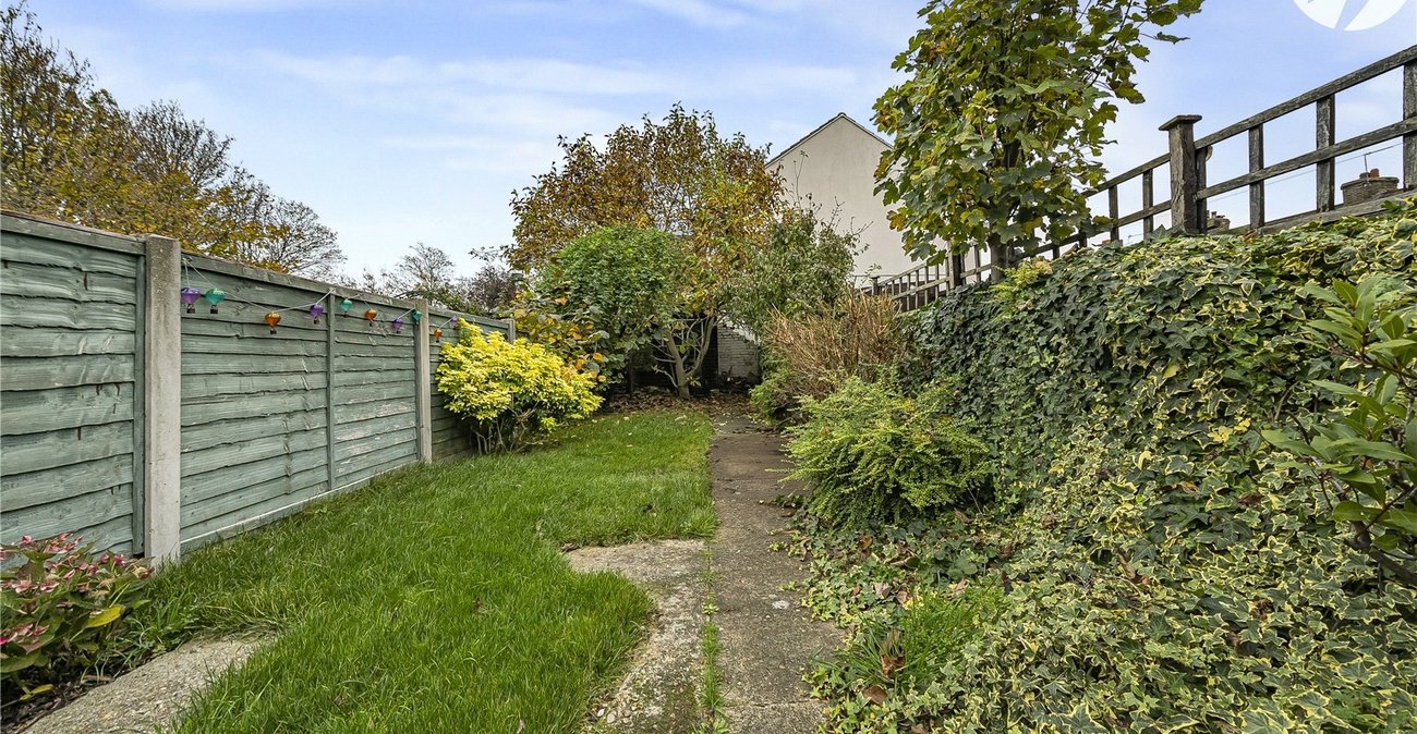 2 bedroom house for sale in Dartford | Robinson Jackson