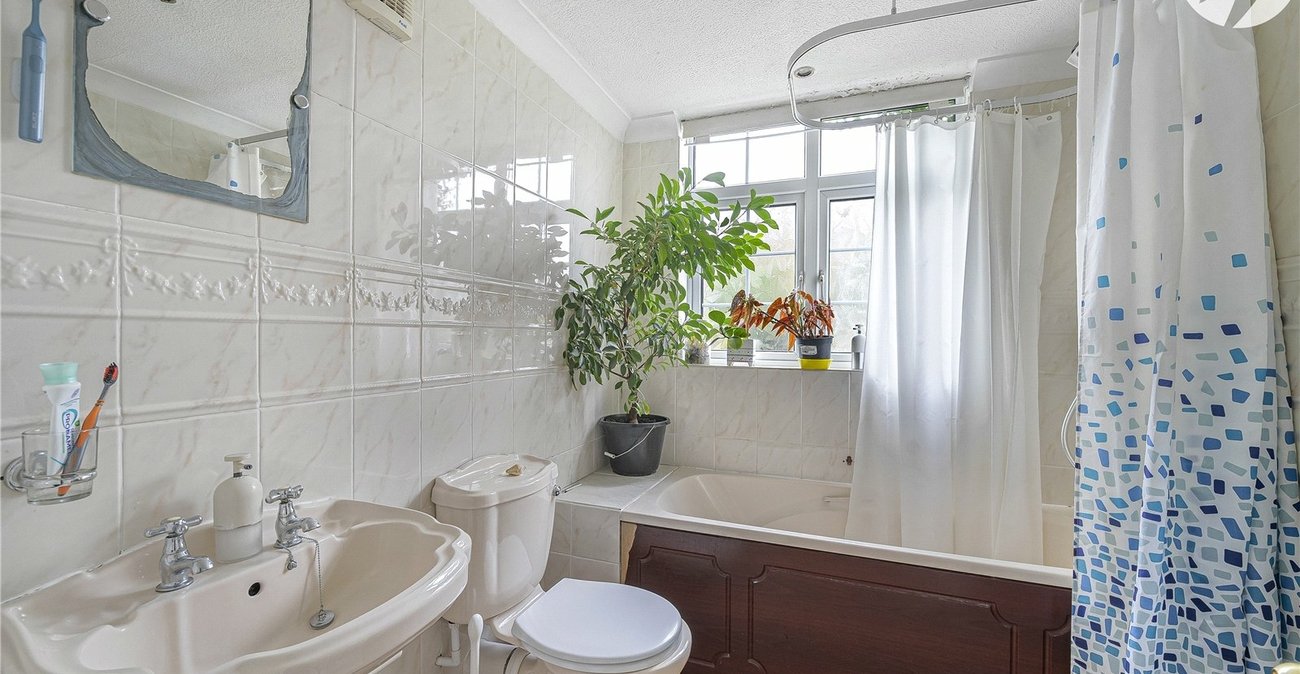 2 bedroom house for sale in Dartford | Robinson Jackson