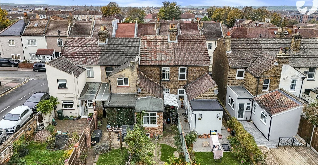 2 bedroom house for sale in Dartford | Robinson Jackson