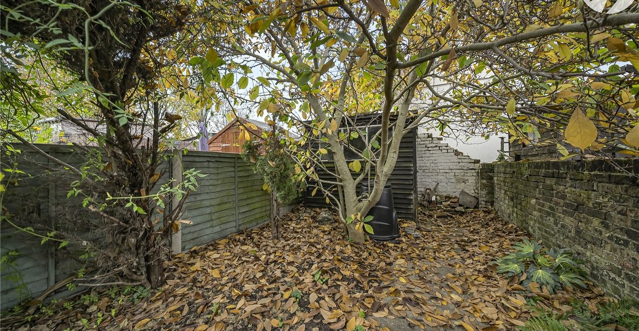 2 bedroom house for sale in Dartford | Robinson Jackson