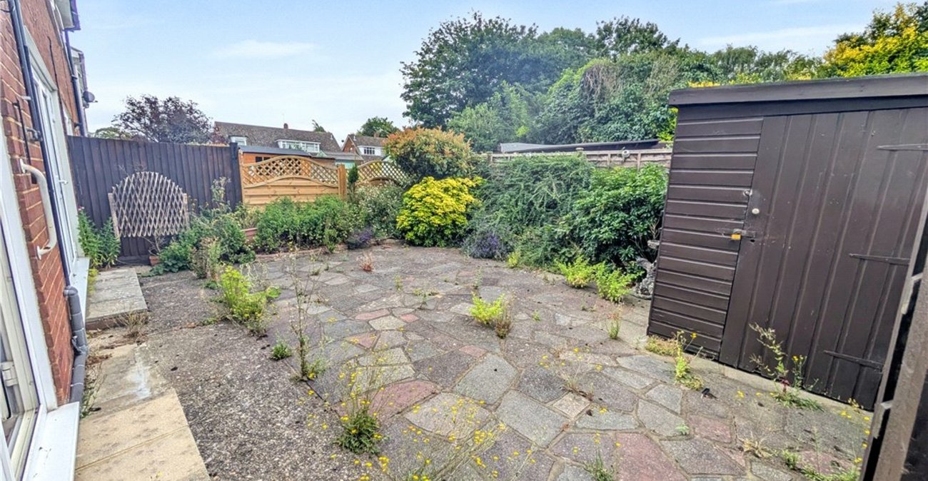 2 bedroom property for sale in Farnborough | Robinson Jackson