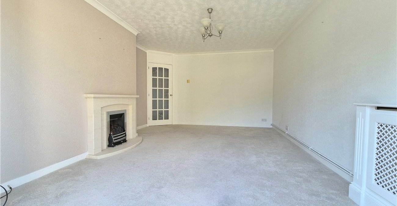 2 bedroom property for sale in Farnborough | Robinson Jackson