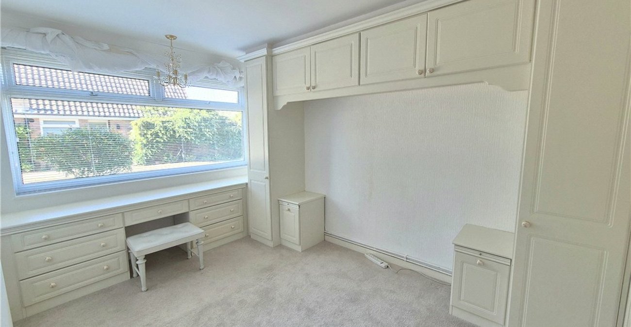 2 bedroom property for sale in Farnborough | Robinson Jackson