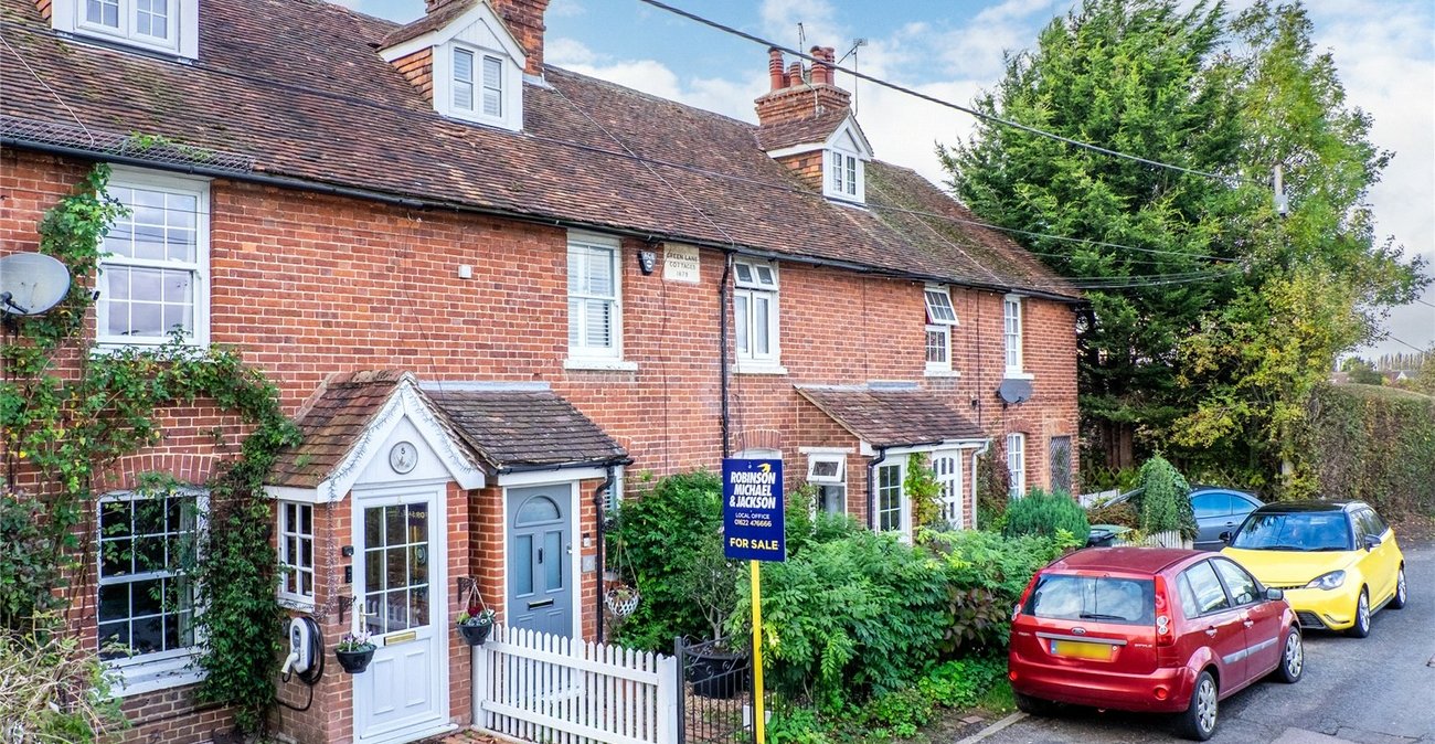 2 bedroom house for sale in Green Lane | Robinson Michael & Jackson