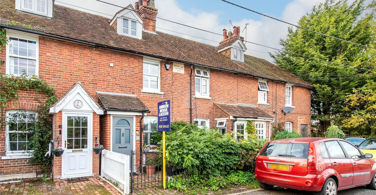 2 bedroom house for sale in Green Lane | Robinson Michael & Jackson