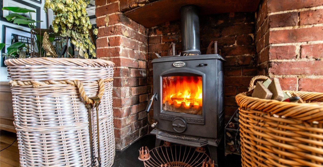 2 bedroom house for sale in Langley | Robinson Michael & Jackson