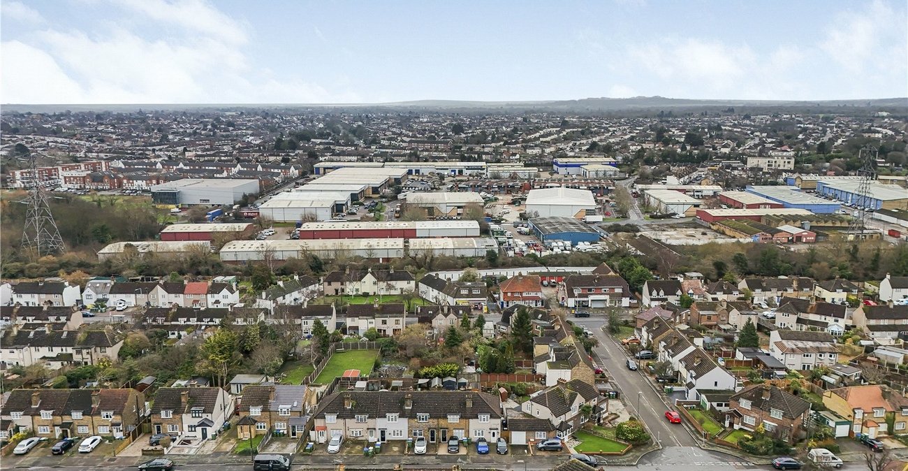 2 bedroom house for sale in Crayford | Robinson Jackson