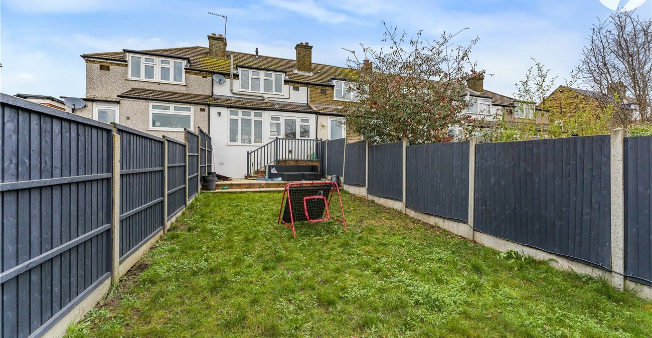 2 bedroom house for sale in Crayford | Robinson Jackson