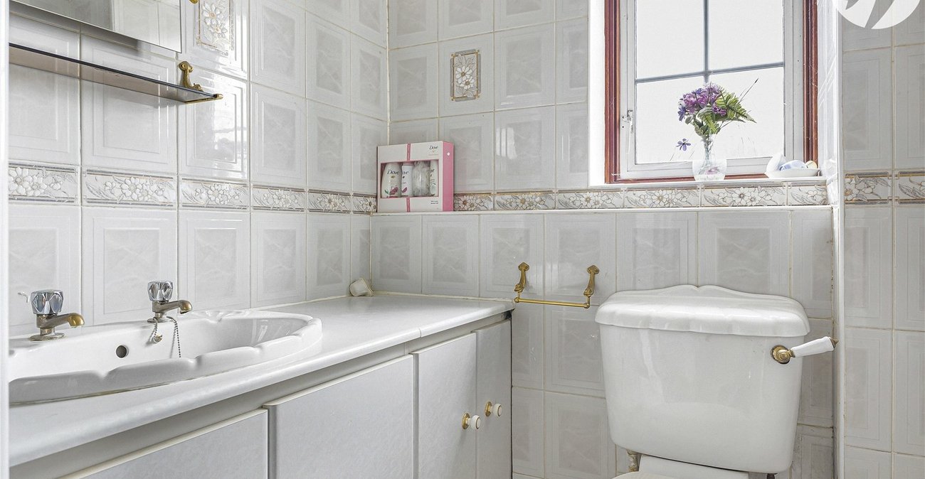 2 bedroom house for sale in Swanley | Robinson Jackson