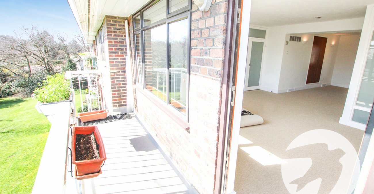 2 bedroom property for sale in London | Robinson Jackson