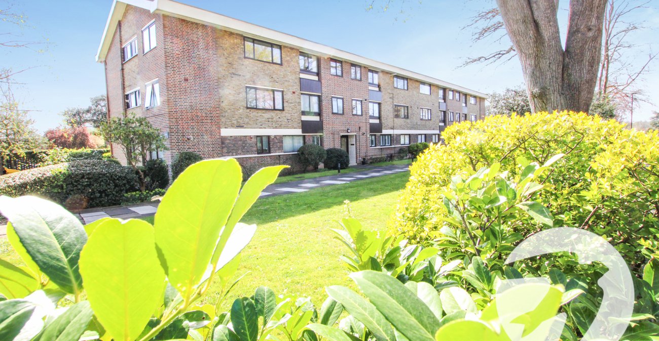 2 bedroom property for sale in London | Robinson Jackson