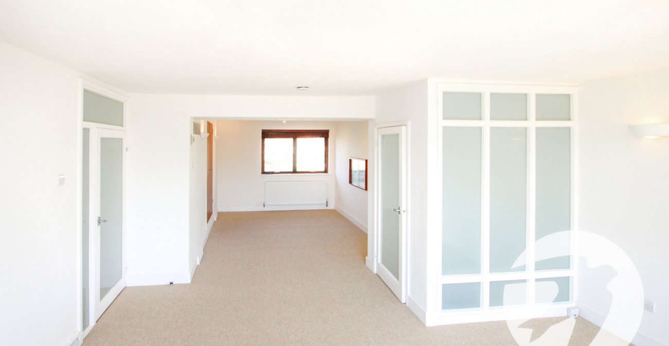 2 bedroom property for sale in London | Robinson Jackson