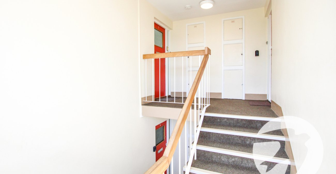 2 bedroom property for sale in London | Robinson Jackson