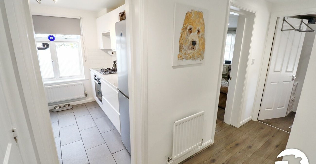 2 bedroom property for sale in London | Robinson Jackson