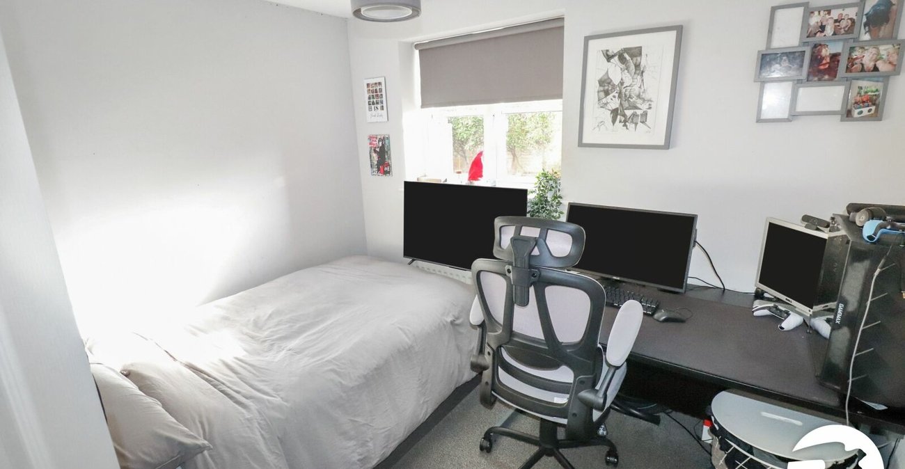 2 bedroom property for sale in London | Robinson Jackson