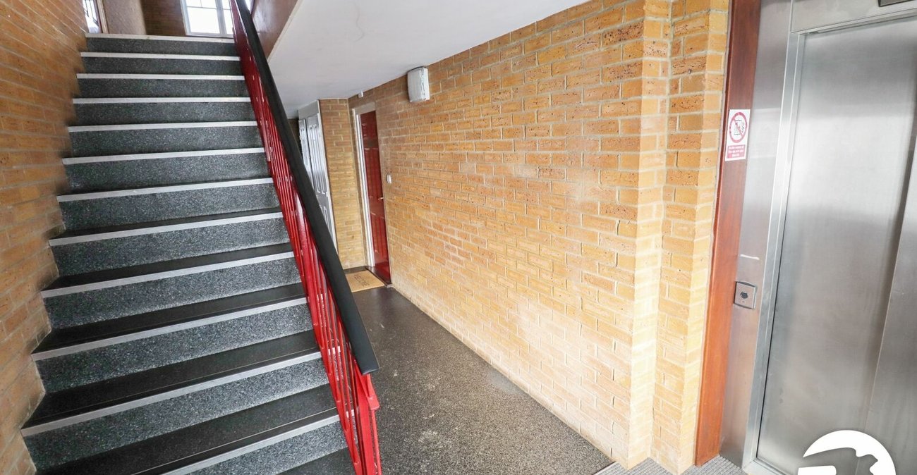 2 bedroom property for sale in London | Robinson Jackson