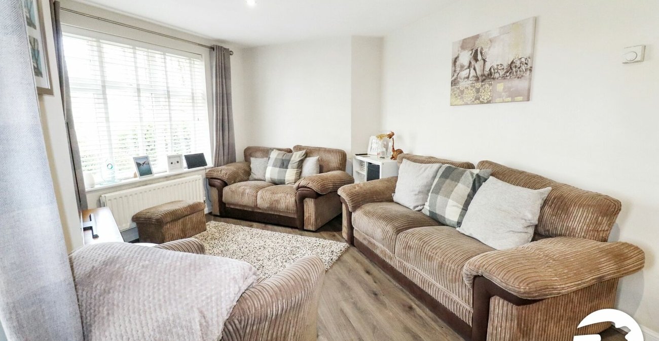 2 bedroom property for sale in London | Robinson Jackson