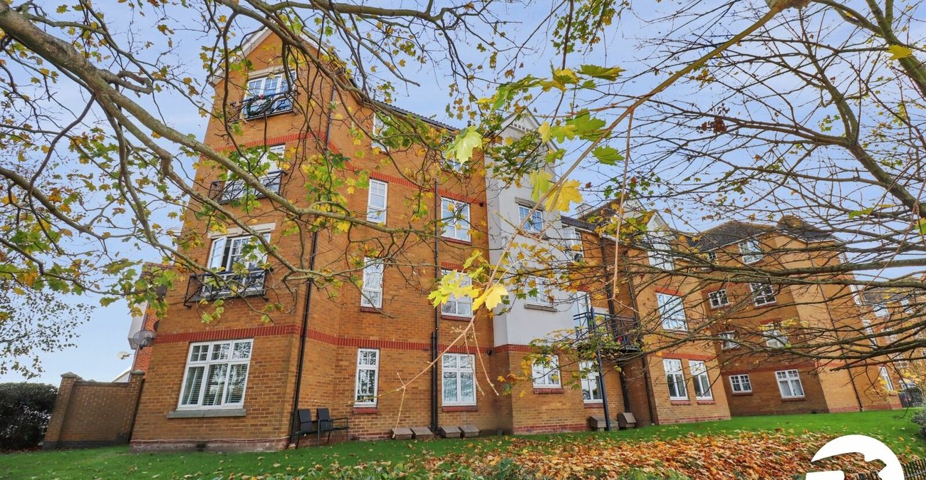 2 bedroom property for sale in London | Robinson Jackson