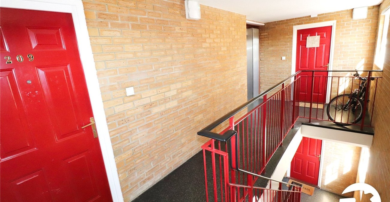 2 bedroom property for sale in London | Robinson Jackson