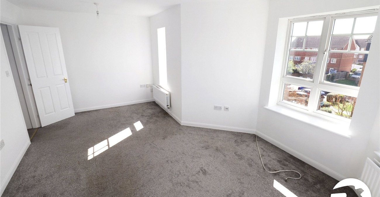 2 bedroom property for sale in London | Robinson Jackson