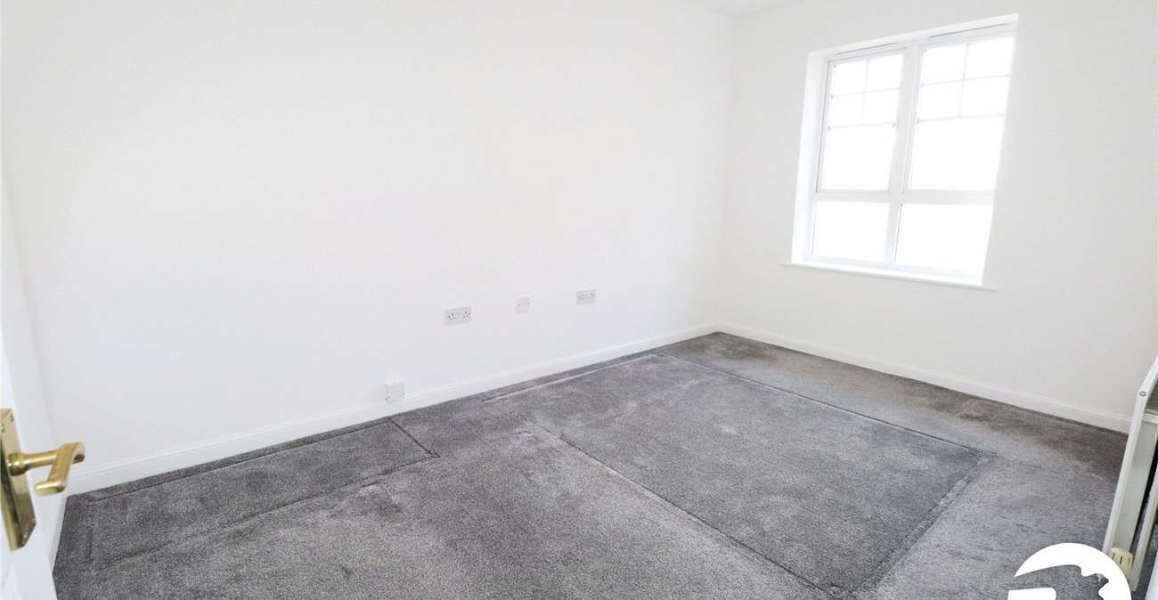 2 bedroom property for sale in London | Robinson Jackson