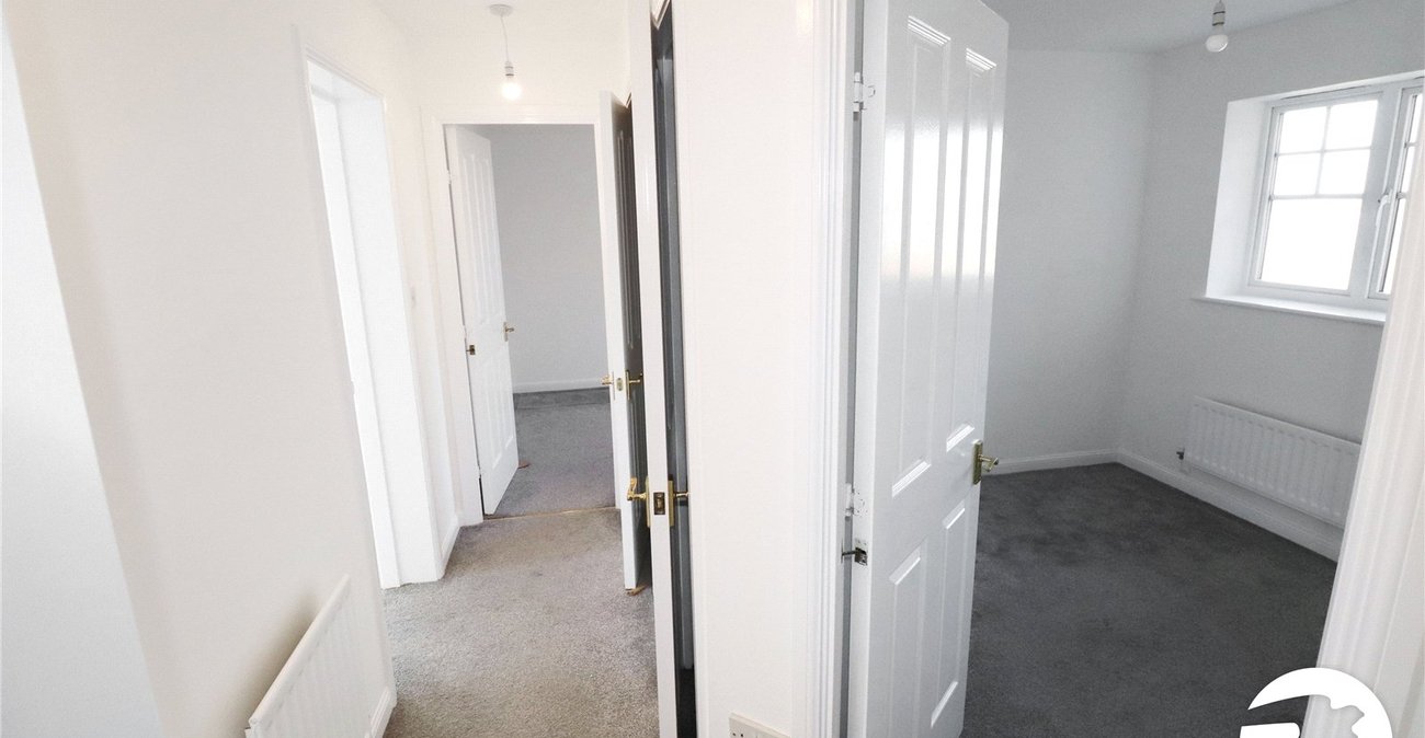 2 bedroom property for sale in London | Robinson Jackson