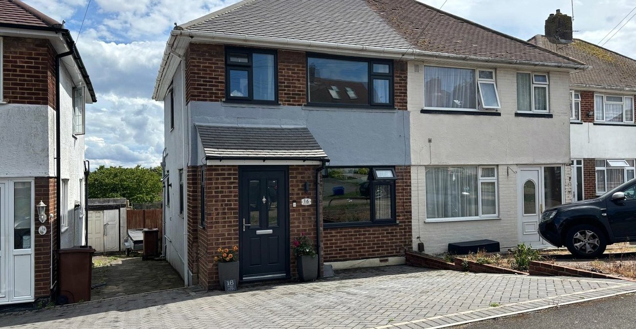 3 bedroom house for sale in Davis Estate | Robinson Michael & Jackson