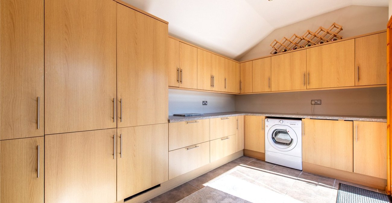 2 bedroom bungalow for sale in Weavering | Robinson Michael & Jackson