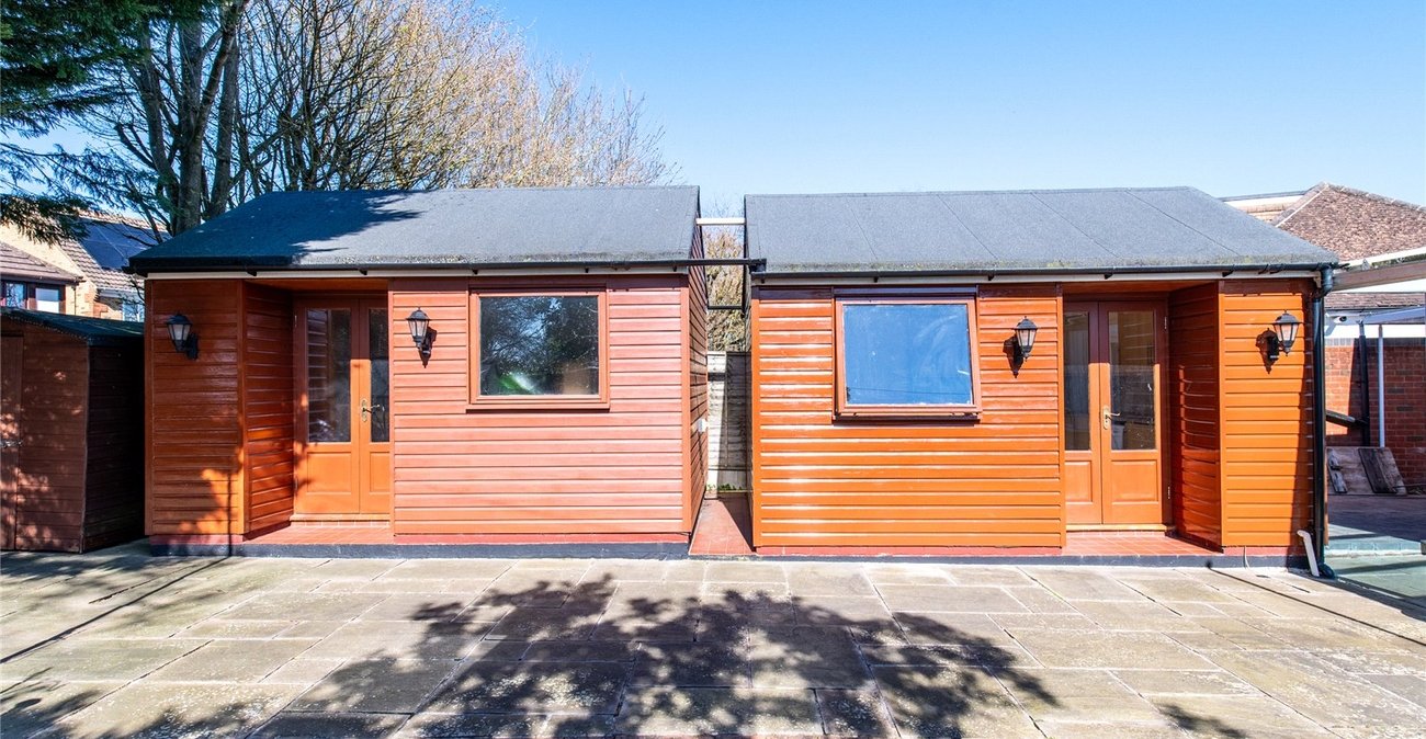 2 bedroom bungalow for sale in Weavering | Robinson Michael & Jackson