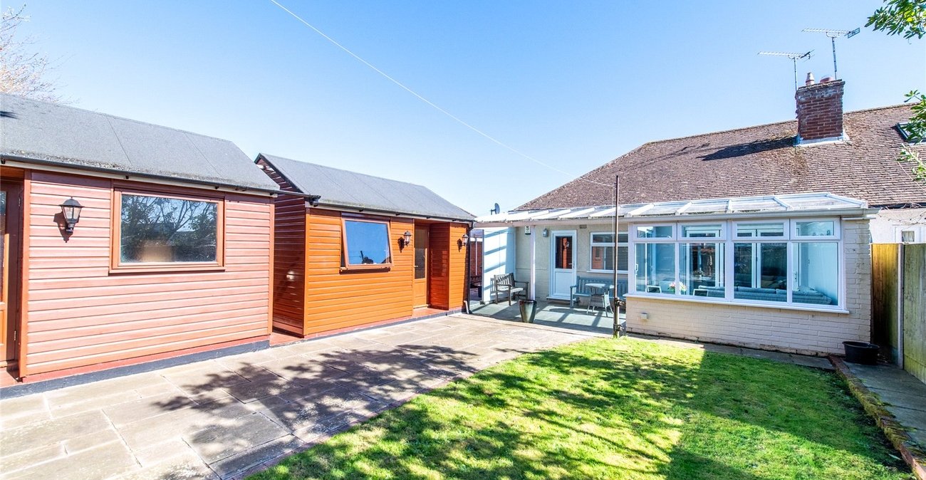 2 bedroom bungalow for sale in Weavering | Robinson Michael & Jackson