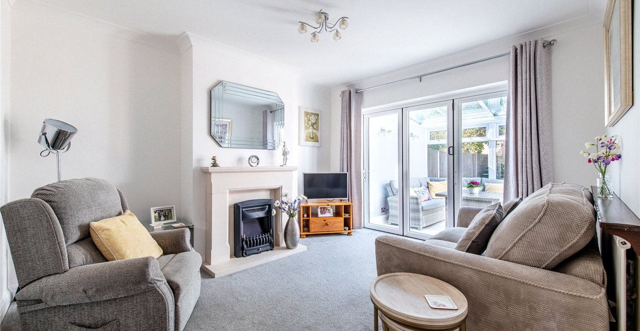 2 bedroom bungalow for sale in Weavering | Robinson Michael & Jackson