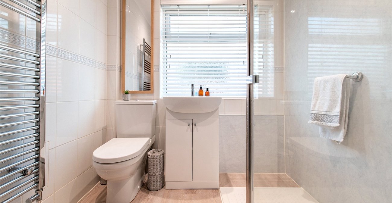 2 bedroom bungalow for sale in Weavering | Robinson Michael & Jackson