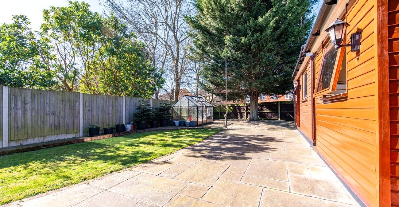 2 bedroom bungalow for sale in Weavering | Robinson Michael & Jackson