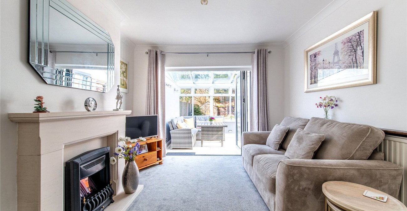 2 bedroom bungalow for sale in Weavering | Robinson Michael & Jackson