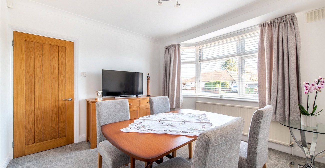 2 bedroom bungalow for sale in Weavering | Robinson Michael & Jackson