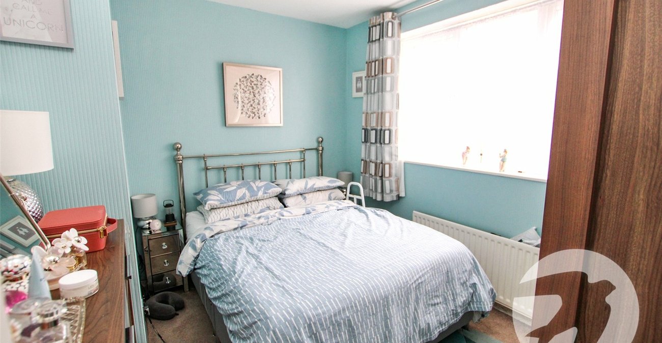 2 bedroom property for sale in London | Robinson Jackson