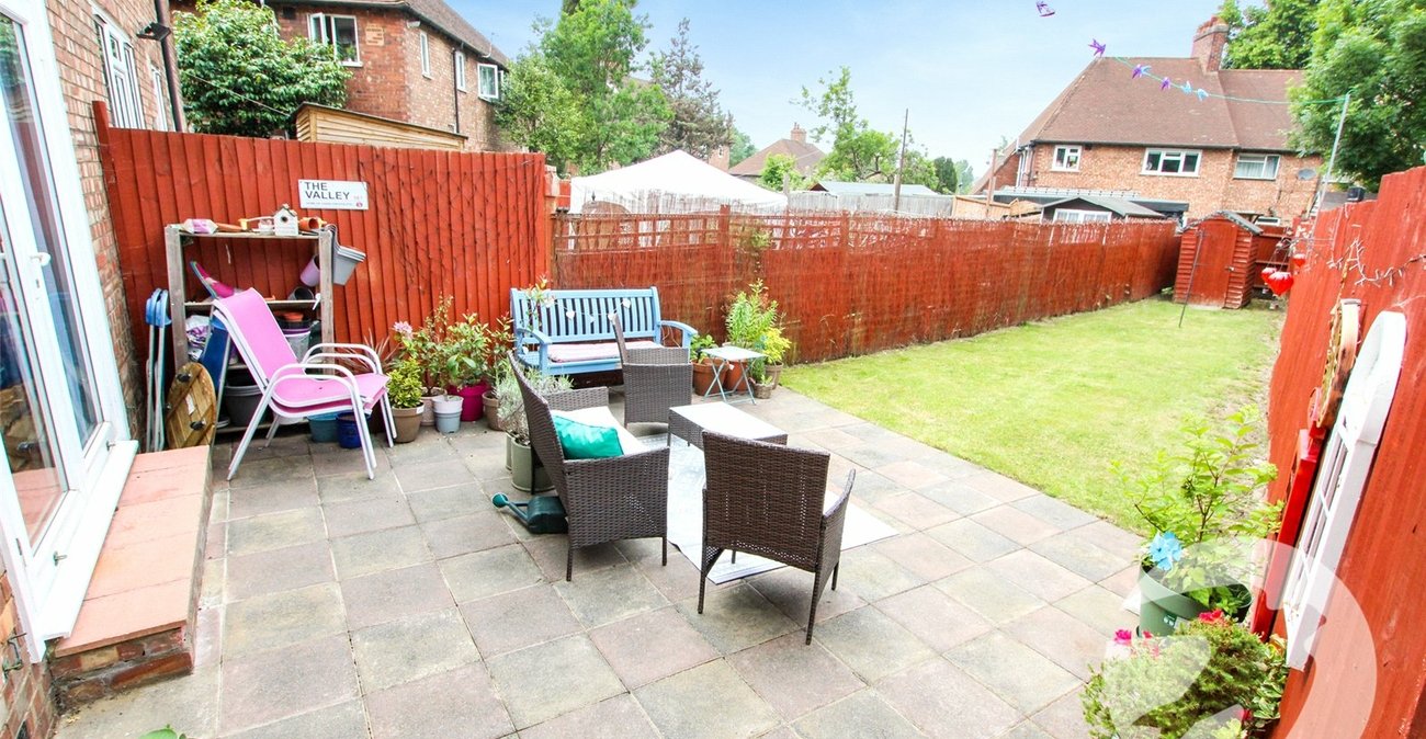 2 bedroom property for sale in London | Robinson Jackson